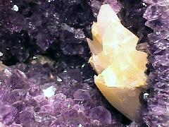 Amethyst photo copyright 
mineral.galleries.com